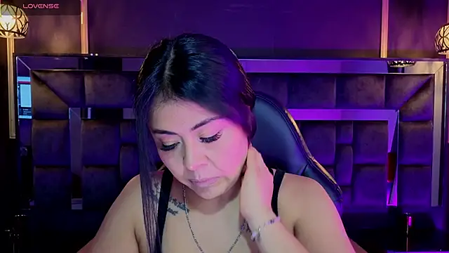 Snapshot of Aniajoness_ chatting on November 15, 2025, 4:05 am Aniajoness online show from November 15, 2025, 4:05 am