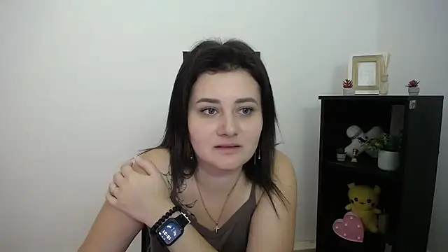 Katrin kiss  online show from September 21, 2025, 12:32 pm