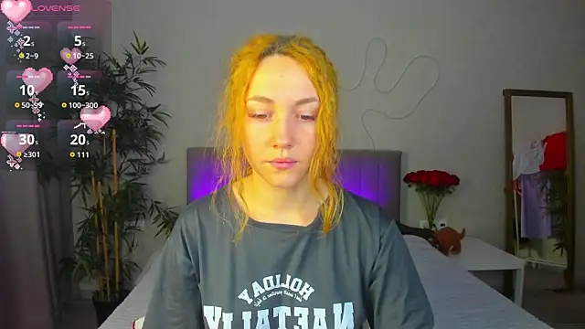 Luna G0ld online show from November 27, 2025, 12:00 am