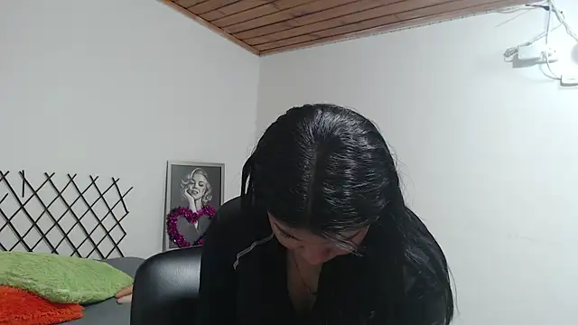 Snapshot of zahira_lenox01 chatting on September 26, 2025, 8:05 pm zahira lenox01 online show from September 26, 2025, 8:05 pm