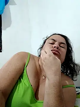 yaneth  online show from October 31, 2025, 11:29 am