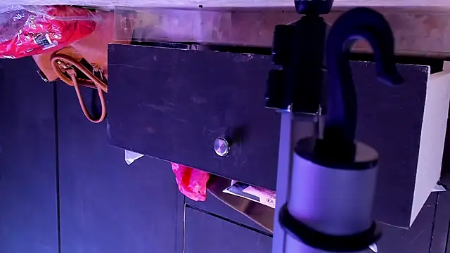 MissKathyfox online show from October 29, 2025, 4:06 pm