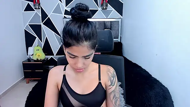 Snapshot of valeria-duarte chatting on April 17, 2026, 6:55 pm valeria-duarte online show from April 17, 2026, 6:55 pm