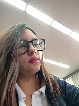 Snapshot of Katie_rawwww chatting on October 17, 2025, 1:35 pm Katie rawwww online show from October 17, 2025, 1:35 pm