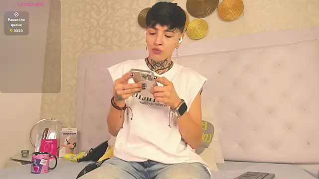 Snapshot of b3k_afrodict chatting on February 18, 2026, 3:37 am b3k afrodict online show from February 18, 2026, 3:37 am