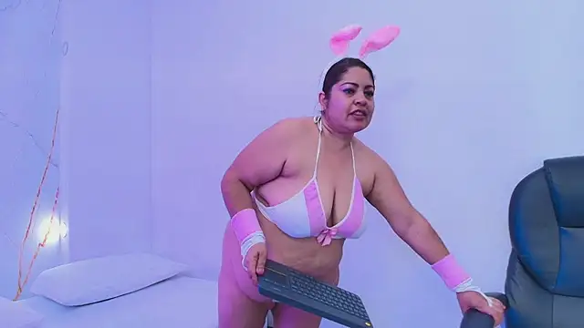 Karla hilton1 online show from October 31, 2025, 2:02 pm