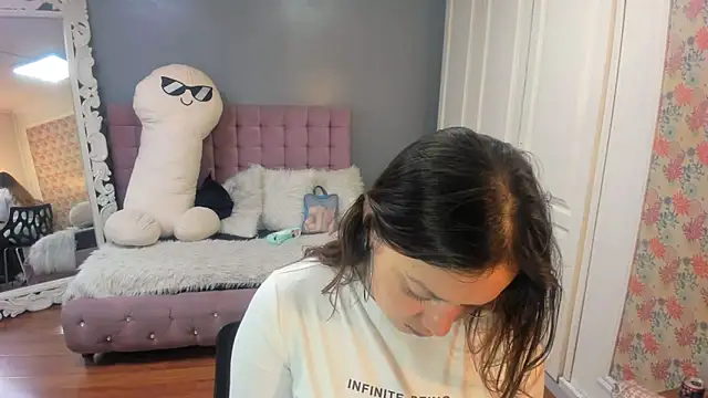 Snapshot of Tammy_parker_ chatting on November 21, 2025, 4:00 am Tammy parker online show from November 21, 2025, 4:00 am