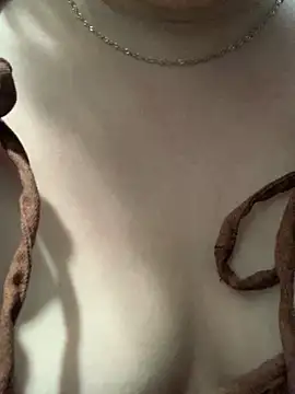 yang-2269 online show from February 24, 2026, 9:04 pm