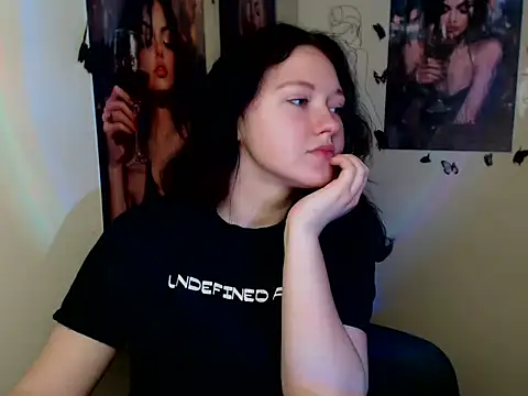 Snapshot of LadyAlice_ chatting on November 18, 2025, 7:11 am LadyAlice online show from November 18, 2025, 7:11 am