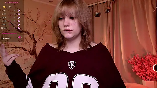 Morvelyn online show from November 28, 2025, 12:38 pm