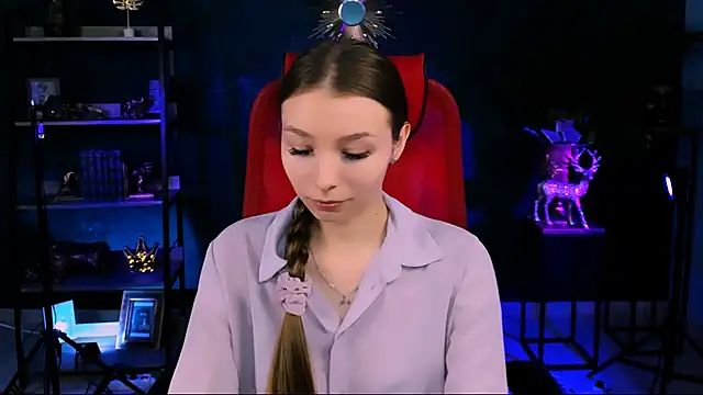 Snapshot of JulieDaniel chatting on January 19, 2026, 8:18 am JulieDaniel online show from January 19, 2026, 8:18 am