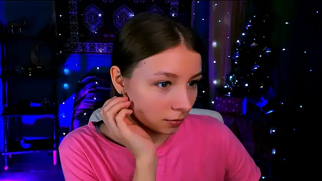 JulieDaniel online show from December 23, 2025, 8:24 am