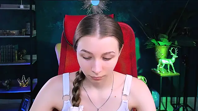 JulieDaniel online show from November 12, 2025, 4:27 am