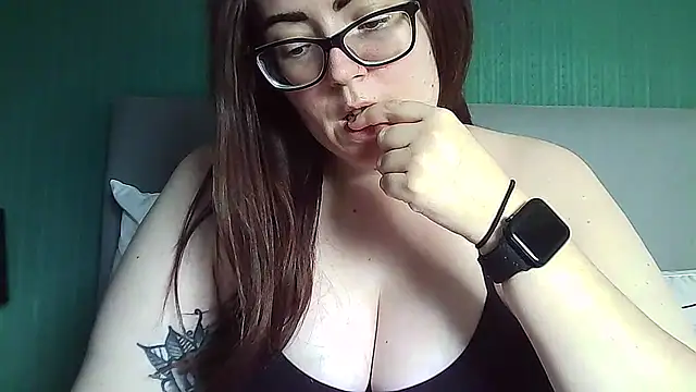 Curvy-BellaX online show from October 12, 2025, 12:28 pm