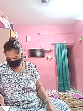 Snapshot of biggbobbsgirl chatting on October 26, 2025, 3:40 am biggbobbsgirl online show from October 26, 2025, 3:40 am