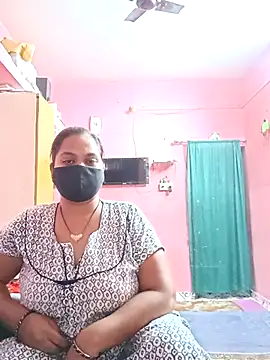 Snapshot of biggbobbsgirl chatting on November 18, 2025, 6:22 pm biggbobbsgirl online show from November 18, 2025, 6:22 pm