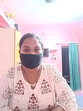 Snapshot of biggbobbsgirl chatting on November 28, 2025, 6:19 pm biggbobbsgirl online show from November 28, 2025, 6:19 pm