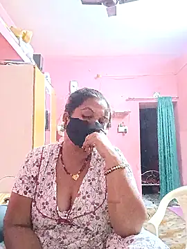 Snapshot of biggbobbsgirl chatting on November 10, 2025, 4:23 pm biggbobbsgirl online show from November 10, 2025, 4:23 pm