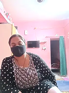 Snapshot of biggbobbsgirl chatting on November 30, 2025, 5:58 pm biggbobbsgirl online show from November 30, 2025, 5:58 pm