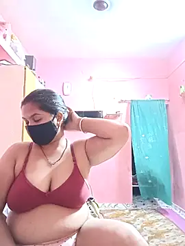 Snapshot of biggbobbsgirl chatting on October 3, 2025, 7:04 pm biggbobbsgirl online show from October 3, 2025, 7:04 pm
