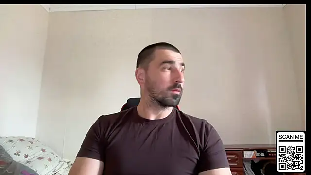 Snapshot of Hard_to_Obey chatting on July 4, 2026, 2:32 pm Hard to Obey online show from July 4, 2026, 2:32 pm