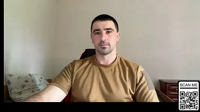 Snapshot of Hard_to_Obey chatting on June 20, 2026, 10:42 am Hard to Obey online show from June 20, 2026, 10:42 am