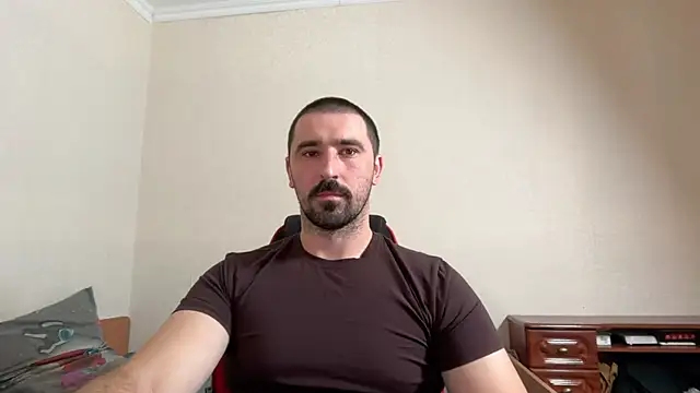 Snapshot of Hard_to_Obey chatting on August 1, 2026, 7:06 am Hard to Obey online show from August 1, 2026, 7:06 am