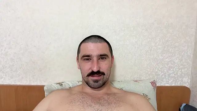 Snapshot of Hard_to_Obey chatting on July 24, 2026, 6:37 pm Hard to Obey online show from July 24, 2026, 6:37 pm