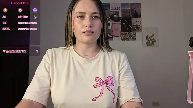 Snapshot of Veronika__Winslow_ chatting on March 13, 2026, 5:12 am Veronika Winslow online show from March 13, 2026, 5:12 am