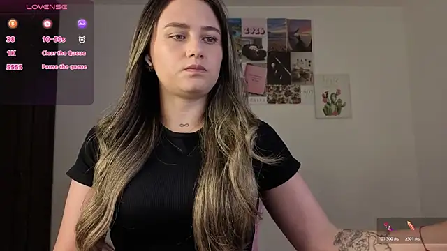 Snapshot of Veronika__Winslow_ chatting on April 8, 2026, 7:54 am Veronika Winslow online show from April 8, 2026, 7:54 am