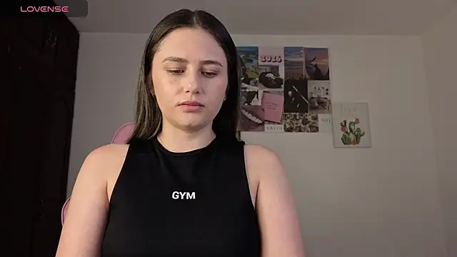 Snapshot of Veronika__Winslow_ chatting on March 29, 2026, 11:23 am Veronika Winslow online show from March 29, 2026, 11:23 am