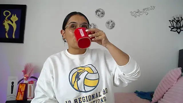 Snapshot of MelissaRhodes chatting on June 4, 2026, 8:57 pm MelissaRhodes online show from June 4, 2026, 8:57 pm