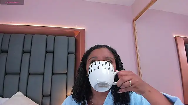 LisaMendez online show from February 26, 2026, 11:05 pm