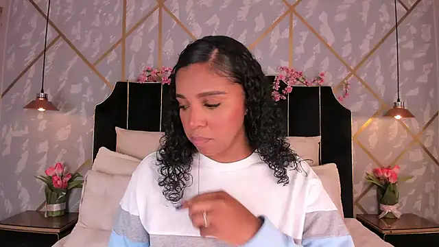 LisaMendez online show from May 23, 2026, 2:10 am