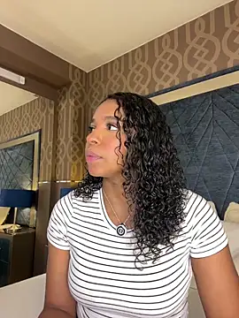 LisaMendez online show from May 31, 2026, 3:56 am