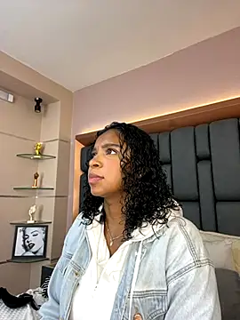 LisaMendez online show from October 2, 2025, 3:54 am