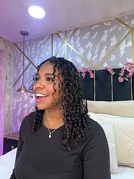 LisaMendez online show from May 17, 2026, 4:12 am