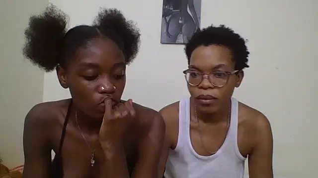 Snapshot of Sexy_Dymme chatting on February 28, 2026, 7:24 pm Sexy Dymme online show from February 28, 2026, 7:24 pm