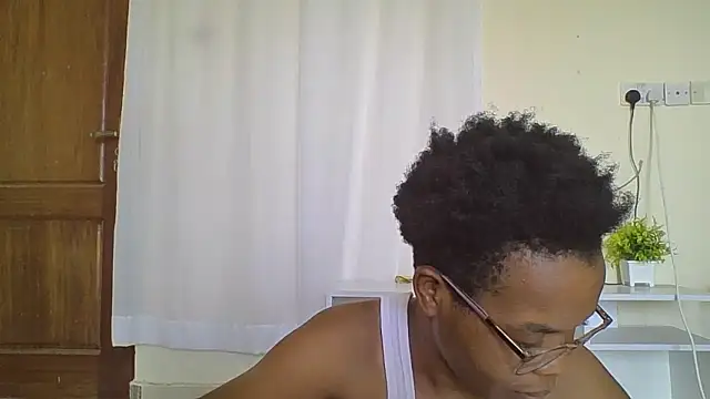 Snapshot of Sexy_Dymme chatting on January 19, 2026, 1:15 pm Sexy Dymme online show from January 19, 2026, 1:15 pm