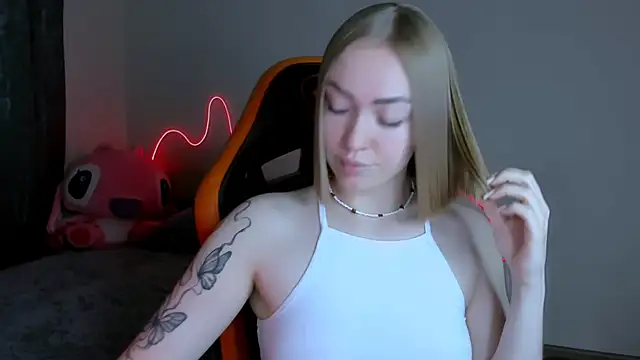 LaraKrein lk online show from October 23, 2025, 6:17 pm