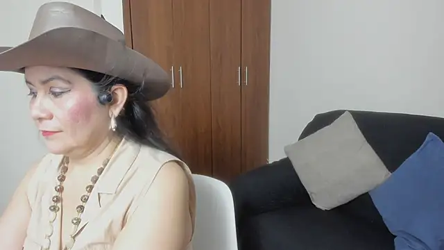 Snapshot of kiraGeiner chatting on May 8, 2026, 1:09 am kiraGeiner online show from May 8, 2026, 1:09 am
