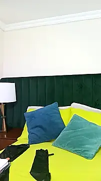 Snapshot of kiraGeiner chatting on November 6, 2025, 2:37 am kiraGeiner online show from November 6, 2025, 2:37 am