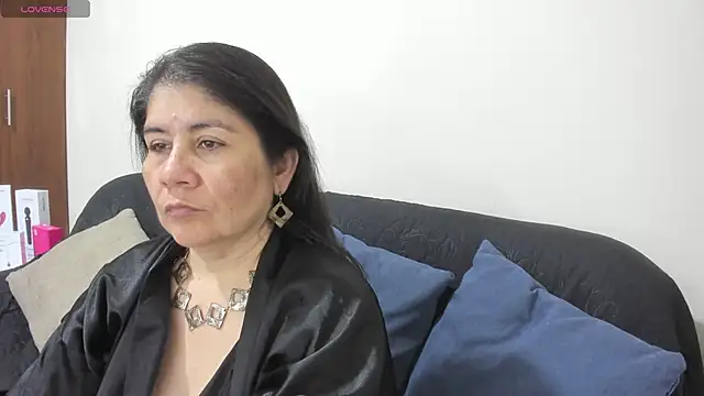 Snapshot of kiraGeiner chatting on November 23, 2025, 1:15 am kiraGeiner online show from November 23, 2025, 1:15 am