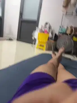 sharon-Hanna online show from December 5, 2025, 1:49 am