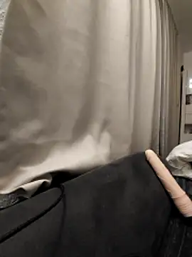 Snapshot of SexyJulia21 chatting on April 15, 2026, 5:02 am SexyJulia21 online show from April 15, 2026, 5:02 am