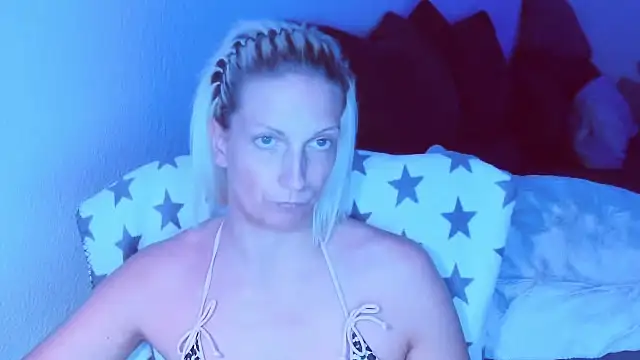 SexyJulia21 online show from June 29, 2026, 12:05 pm