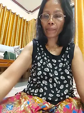 Snapshot of Mama_Eva_1 chatting on July 17, 2026, 10:18 pm Mama Eva 1 online show from July 17, 2026, 10:18 pm