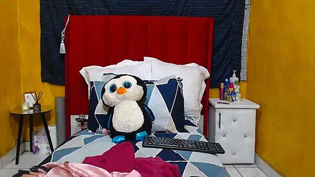 Candycrush2555 online show from September 23, 2025, 8:27 pm