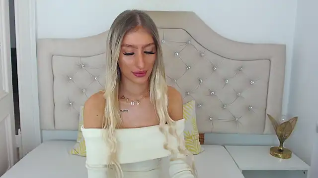 Snapshot of NatalieSensual chatting on February 10, 2026, 11:09 am NatalieSensual online show from February 10, 2026, 11:09 am