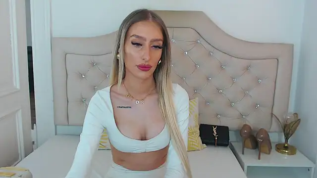 Snapshot of NatalieSensual chatting on March 5, 2026, 9:17 am NatalieSensual online show from March 5, 2026, 9:17 am